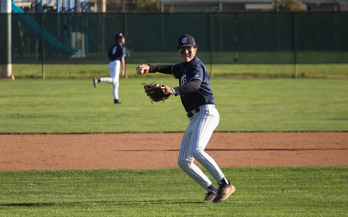 Carlmont's Shinseki shuts down Ravens