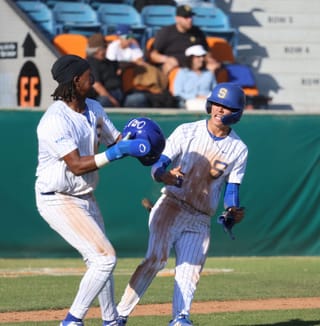 D1: Serra Valley advance to finals