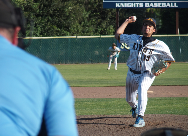 Petersen leads Knights past Cap